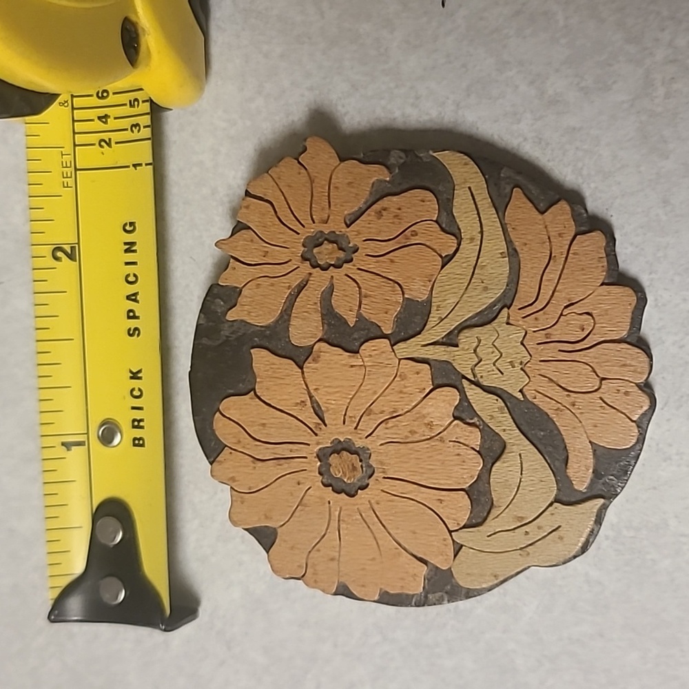 Floral Wooden Brooch - Picture 5 of 5